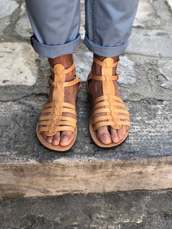 leatherworkshub's tweet photo. Category: Men’s Sandals
Quality leather sandals for the classy and stylish men.
Measured and tailored and delivered to your location on request.
N20,000
Send us a Dm today
#leatherworkshub #quality #handmade #100percentleather #builttoperfection #ordernow https://t.co/n1eq3dzX2Y