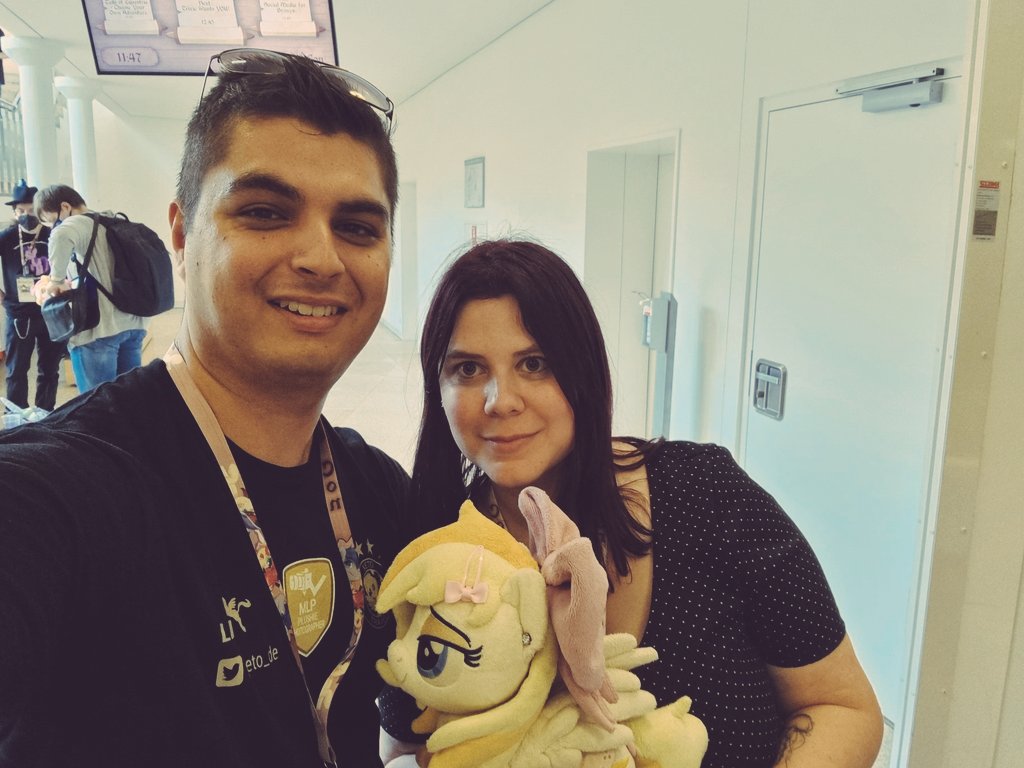 xeto_de's tweet photo. Finally had the possibility to meet @MistressLouvely.β¨
Never thought that someday it will hapen and I was positive surprised that she was at @gala_con 2022. π
Thank you for visiting GalaCon 2022 and hope to see you again. πβ¨
#XTGC22 https://t.co/eBqPkQiTMW
