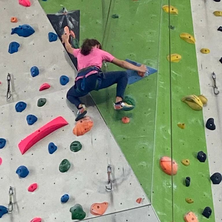 ACHoehenfried's tweet photo. Sommerlager - Kletterhalle 🧗🏻
#achoehenfried #Teamgeist #sommerinderhalle #klettern @kletterhallewoergl #pulpfiction #tanz #slackline https://t.co/8w0FqccqTz https://t.co/RiRE9OsXvE