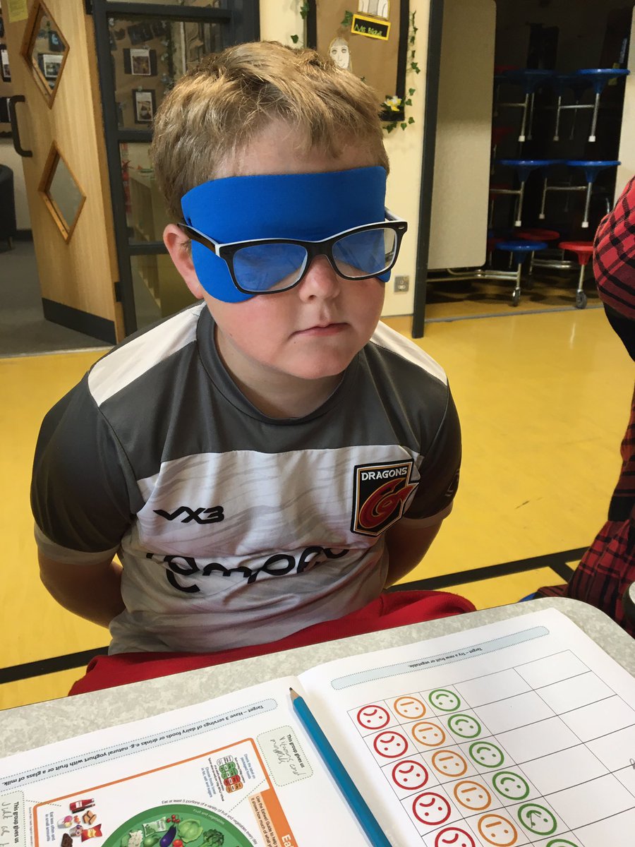 Food_Fun2022's tweet photo. Today at @Food_Fun2022 Roseheyworth we did blindfold taste testing! It was great to see how many children wouldn’t have tried it if they’d seen the fruit before but loved it when they tried it blind!
@foodandfunwales @cav_dietetics https://t.co/OvEdubWw9D