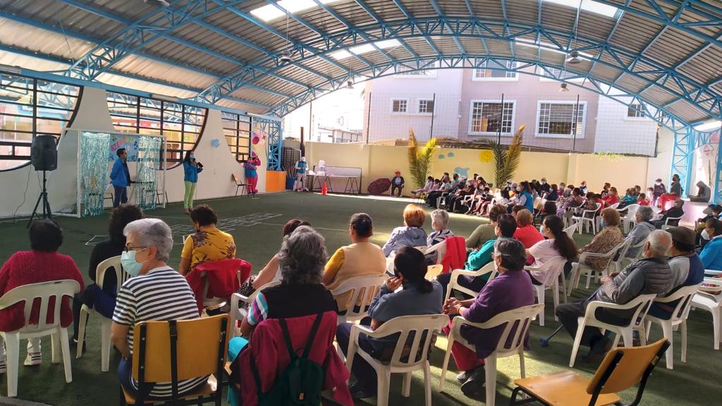 PatronatoSJ's tweet photo. Se inauguraron los talleres vacacionales conjuntos para adultos mayores y niños. En el Centro de Experiencias del Adulto Mayor Tumbaco, se realizó el evento que busca rescatar la memoria histórica de los #60yPiQuito a través de juegos tradicionales, visitas lúdicas y recreación. https://t.co/2XYAquaMZd