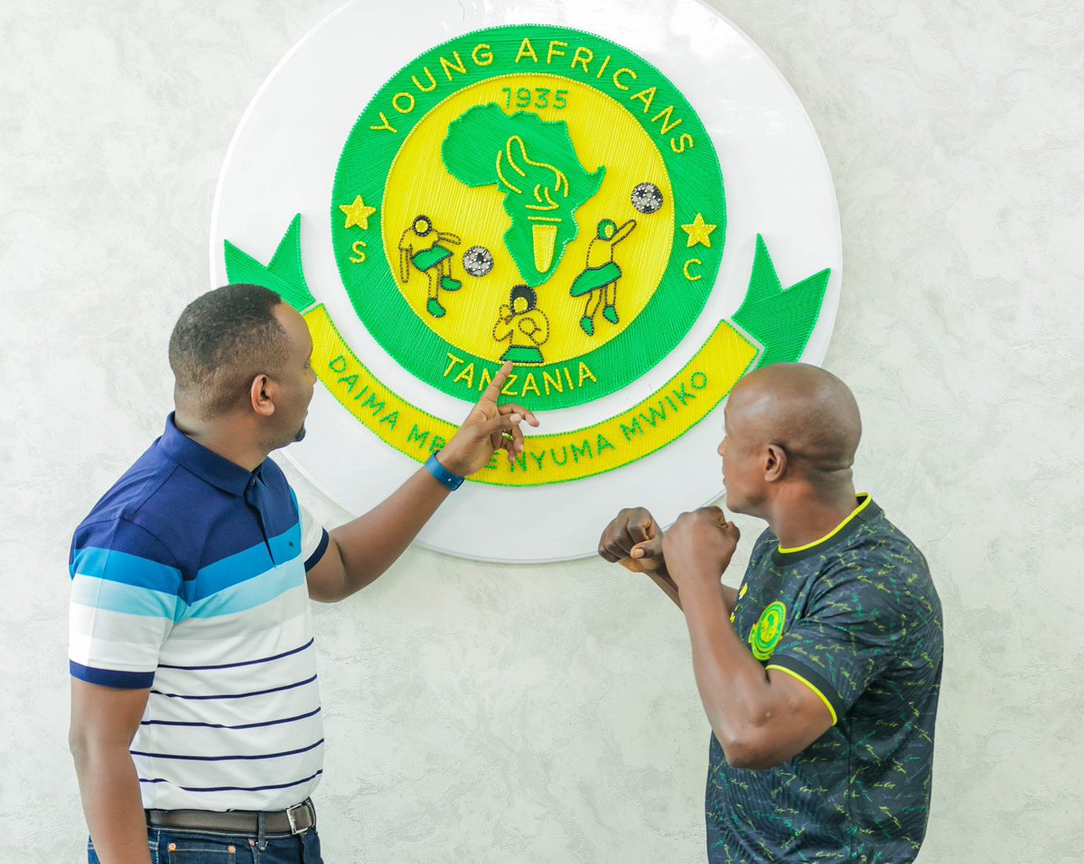ayubu_madenge's tweet photo. Timu ya YANGA imemkaribisha ofisini Karim Mandonga Mtu Kazi mcheza boxing wao yani Mcheza boxing ambaye ni Shabiki wa Yanga. Sasa tumeelewa kwanini Mandonga anapigwa na ana Maneno mengi. https://t.co/KlgSuoCnAr
