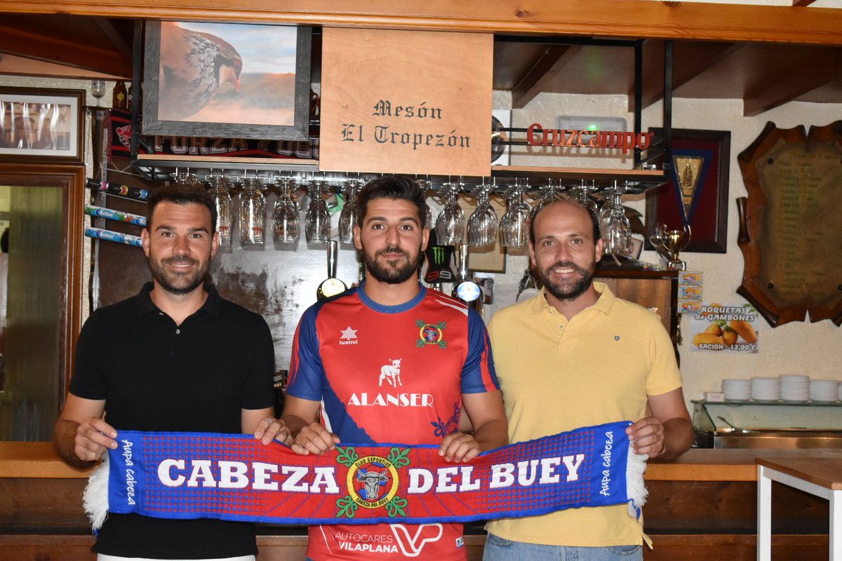 🔴🔵 Renovación 🔴🔵

 <a href="/JoseManuelXoxe/">Jose Manuel Xoxe</a> renueva con el club un año más
Jugador querido en el municipal, desde pequeño sintiendo los colores, un seguro en nuestra zaga, gran central que aportará toda su experiencia y por lo tanto ayudará a conseguir los objetivos ✅

#aupacabeza