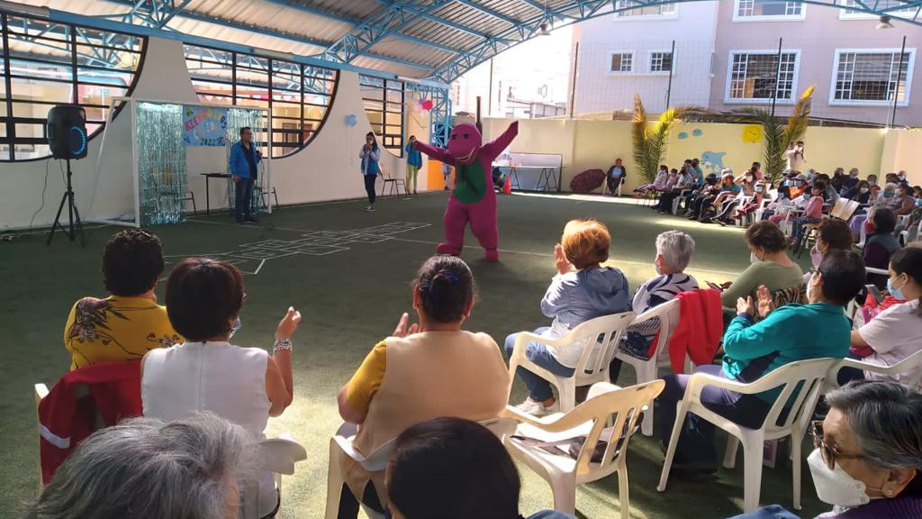 PatronatoSJ's tweet photo. Se inauguraron los talleres vacacionales conjuntos para adultos mayores y niños. En el Centro de Experiencias del Adulto Mayor Tumbaco, se realizó el evento que busca rescatar la memoria histórica de los #60yPiQuito a través de juegos tradicionales, visitas lúdicas y recreación. https://t.co/2XYAquaMZd