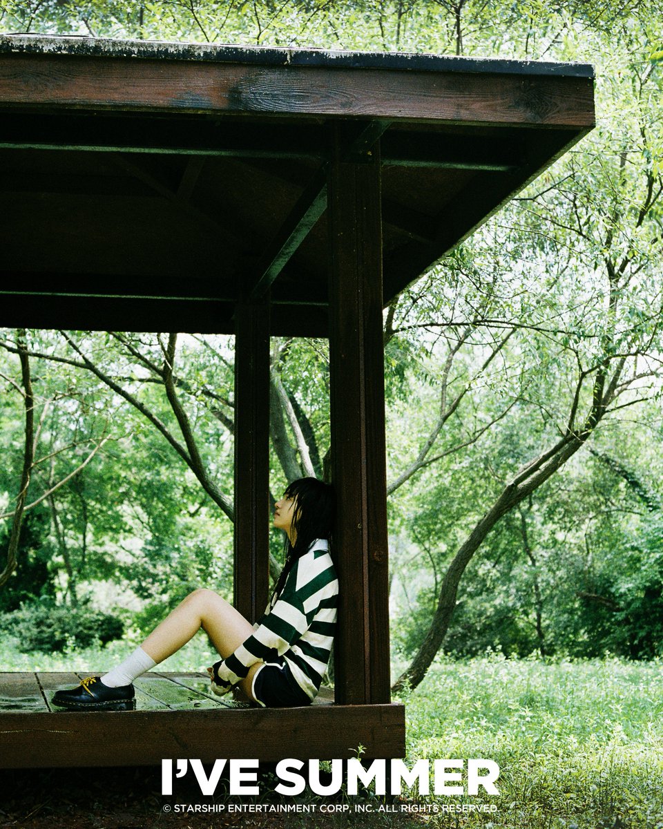 IVEstarship's tweet photo. I'VE SUMMER
'LIZ'

#IVE #아이브
#LIZ #리즈
#AfterLIKE #애프터라이크 https://t.co/QOZuFEXQbV
