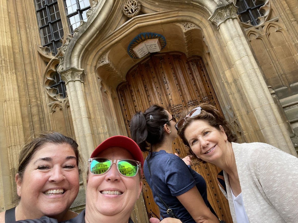 Adelle_Schade's tweet photo. This is our classroom right now-  #berkscounty educators- University of Oxford, UK #TotalExperienceLearning #MindsofSRI #albrightcollege #albrightabroad #albrightatoxford  @AlbrightCollege @AlbrightSRI @PADeptofEd https://t.co/T7r5RKCs4E