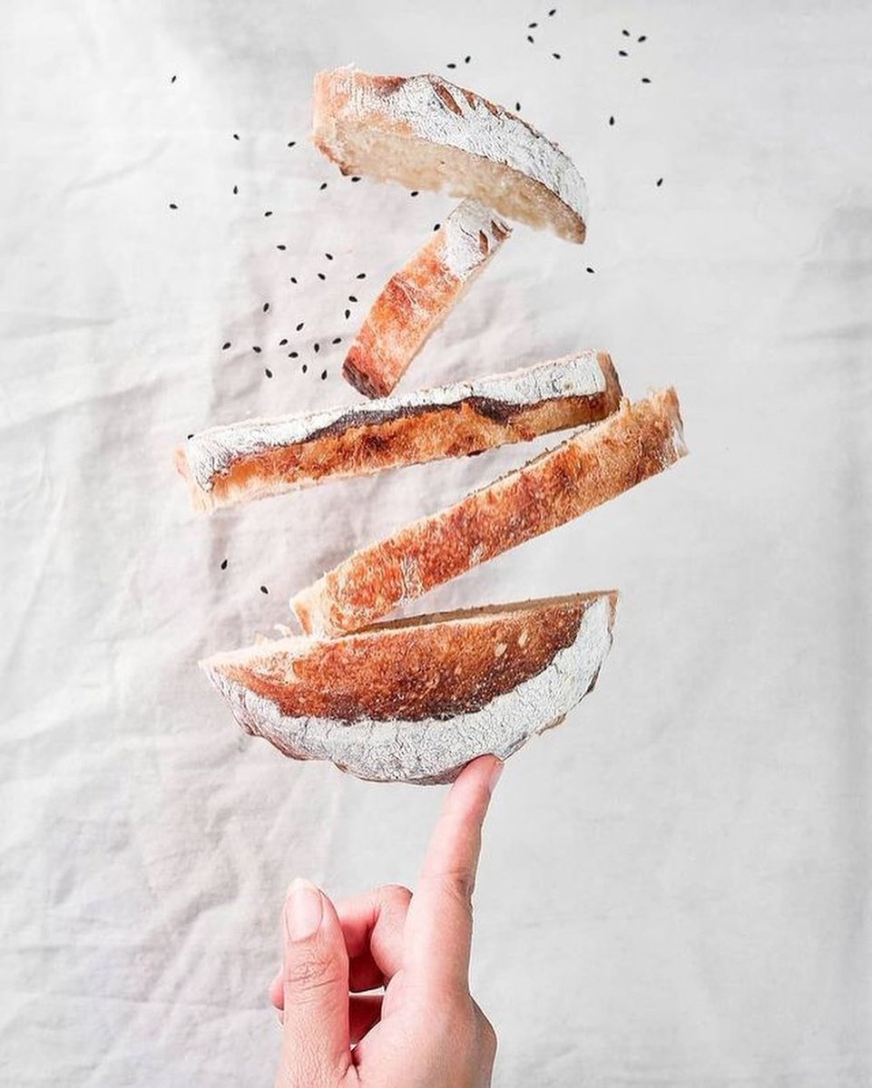 instagram.com/p/CgwlDtqNudH/  @ Featured today bestfoodchannelever - 
creativelysquared 

Are you ready for another balancing act?⁠⁠
⁠⁠
Eka from kulniyasally has made her bread fly using a clever illusion. Swipe through to see how Eka gave wings to her freshly bak