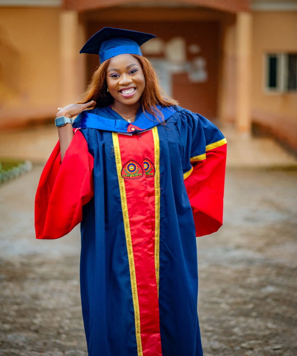 ifeolamii's tweet photo. DR OGUNBODEDE O.F 
Two degrees 🥵🥵
Jesus did this 🙇‍♀️🙇‍♀️ https://t.co/5ohzXP95AR