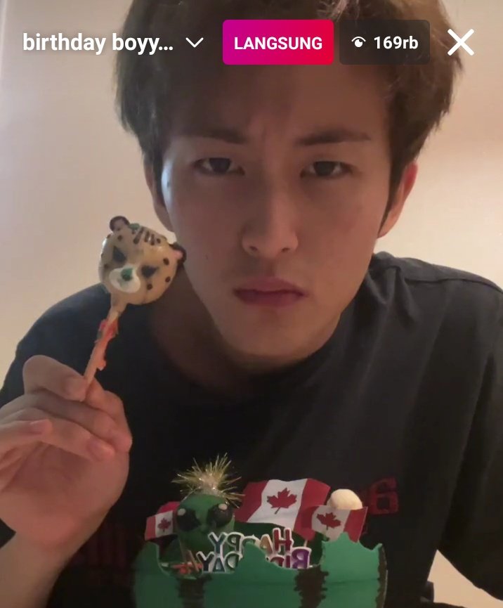 nabilsstudy's tweet image. nugasnya sambil nonton ayang wakakakakk