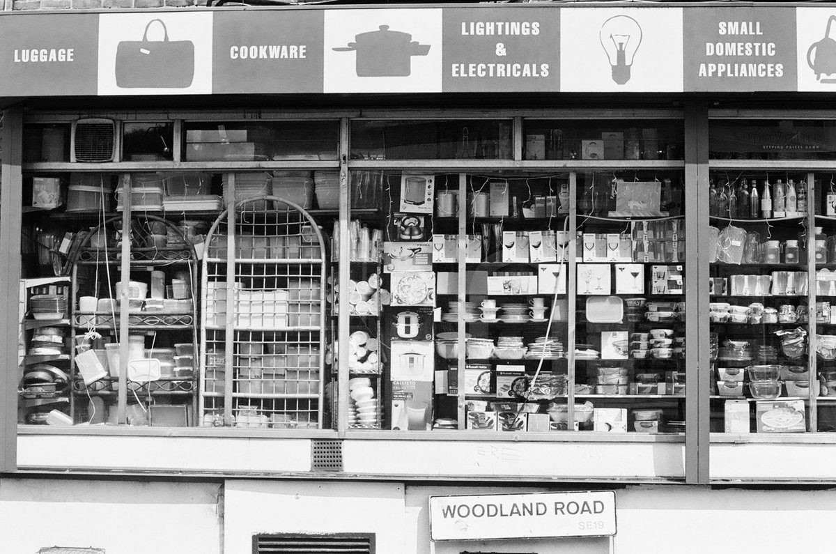 Views of Crystal Palace, from my latest roll 🌳🗼📷

#Pentax #PentaxAsahi #pentaxspotmaticf #ilfordfilm #ilforddelta400 #BlackAndWhite #BlackAndWhitePhotography #FilmPhotography #CrystalPalace #CrystalPalacePark #CrystalPalaceNationalSportsCentre #CrystalPalaceTriangle #Shops