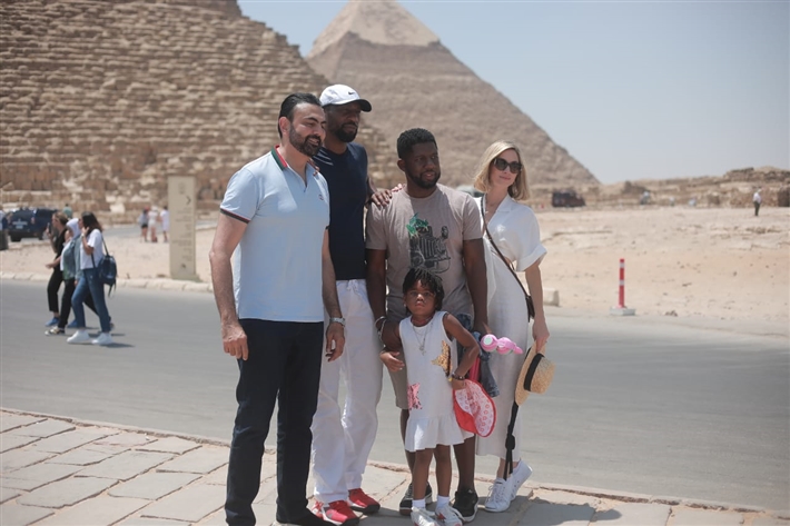 BeirutcomMag's tweet image. محمد كريم يصطحب فريق A Day to Die لزيارة الأهرامات beirutcom.net/268452 

via @BeirutcomMag @mokarimstar #MOHAMED_KARIM #محمد_كريم #Mohamedkarim