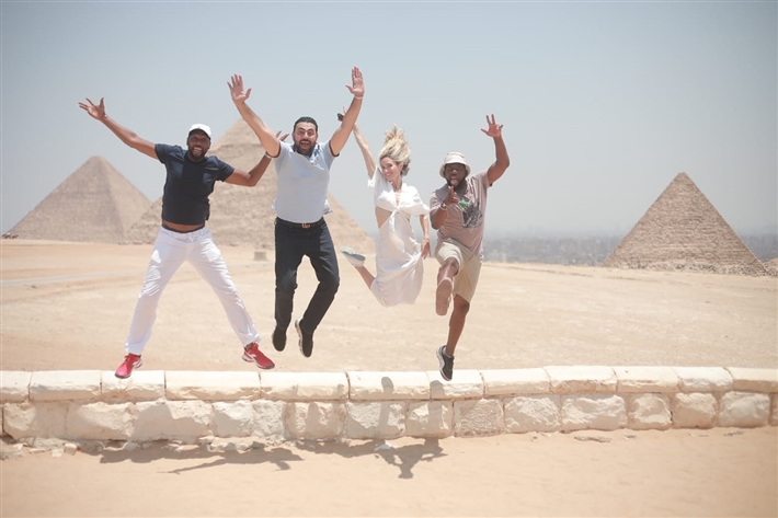 BeirutcomMag's tweet image. محمد كريم يصطحب فريق A Day to Die لزيارة الأهرامات beirutcom.net/268452 

via @BeirutcomMag @mokarimstar #MOHAMED_KARIM #محمد_كريم #Mohamedkarim