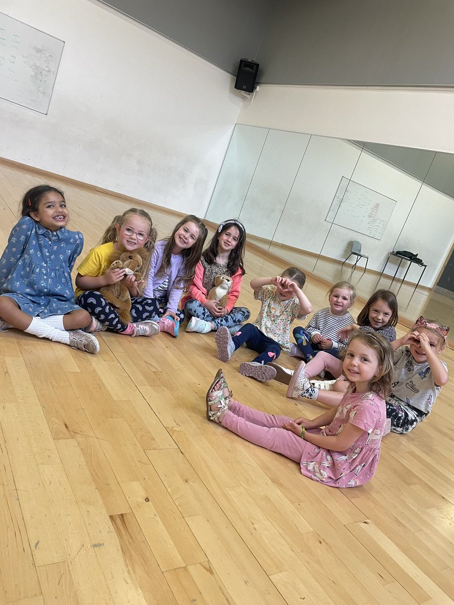 Inspire_TW's tweet photo. 🌟 WEEK 3 OF LION KING HAS BEGUN!! 🌟 

What a lovely bunch we’ve had come and join us this week. We cannot even begin to tell you how much ENTHUSIASM is in the room this week!! 🦁 

AND they’ve already got the dance NAILED! 

1/2 https://t.co/fJGoOylwkR