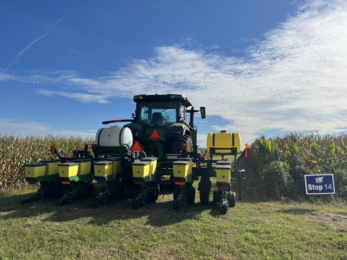 PrecAgEngineer's tweet photo. What better way to celebrate 2 years in this awesome job than meeting people and sharing #precisionag #agtech #SMARTfarm research at the Expo Field day. We will be here until noon so make sure to stop by the Precision Ag booth #stop14!! @UGAExtension #bestjob #expofieldday https://t.co/rv3QDT90Tn