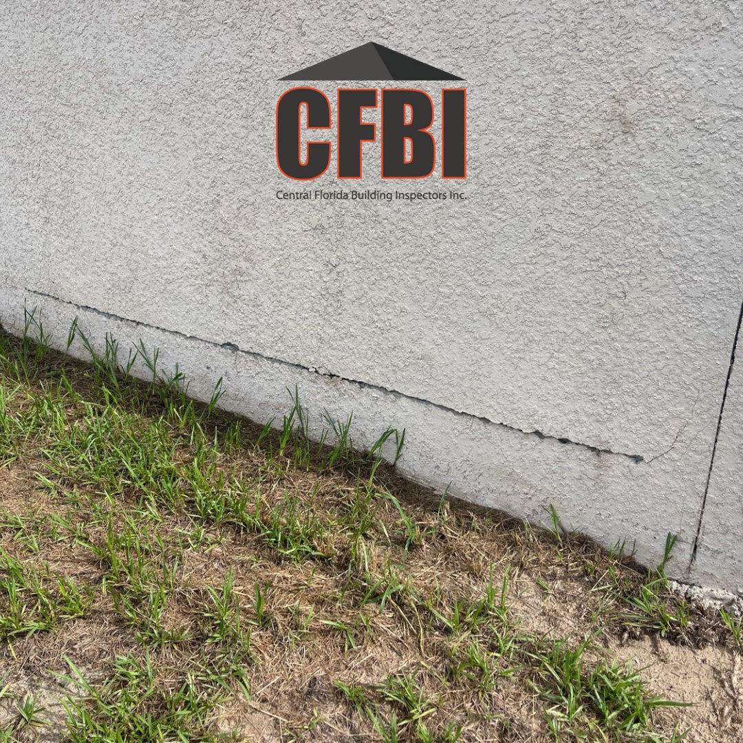 cfbinspect's tweet photo. #TuesdayTip - If you notice #stuccocracking on the OUTSIDE of your house (first picture), it may lead to #waterintrusion INSIDE your house (second picture). At the first sight of a crack, fill it with #caulk to prevent it from growing. #CFBI #homeinspectors #homeinspectorfinds https://t.co/6iisVqOSQF