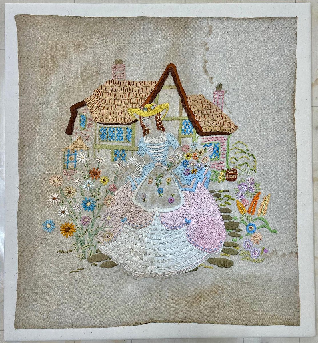 Landi_company's tweet image. This #firescreen was severely distorted and had heavily adhesive coated edges, so with the clients approval they were removed. Instead of using its original frame the object would be mounted, and removal made a more aesthetically pleasing finish #embroidery #conservation