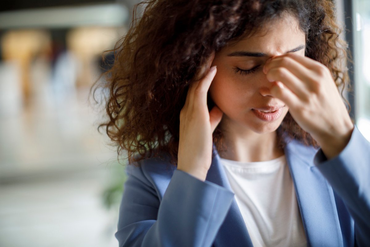 painproclinics's tweet photo. Heads up—concussions are a pretty big deal.
A concussion is a traumatic brain injury that affects your brain function. Even if effects are temporary, Neurosurgeons and other brain injury experts stress that there's no such thing as a minor concussion. #painPRO #ConcussionCare https://t.co/v99uN1mn4Y