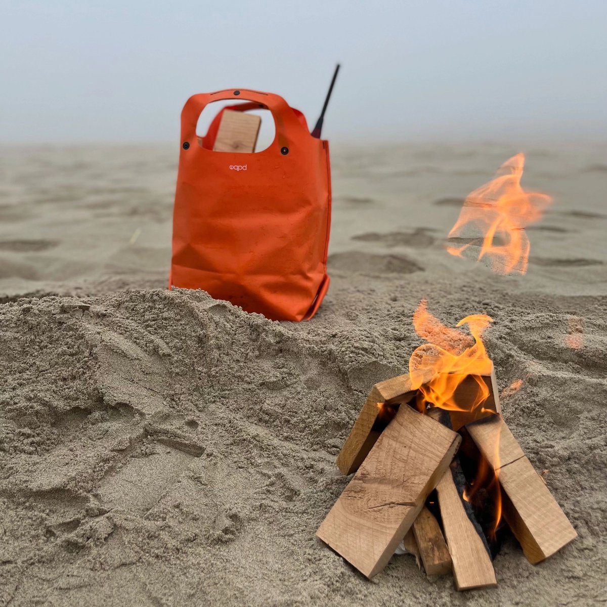 EqpdGear's tweet photo. Our good friends sent us this great photo of a foggy morning fire during their road trip on the Oregon coast. Boy that looks relaxing! 
#sawtoothridgewoodworks #oregoncoast #pnwbeach #madeinWA #geteqpd https://t.co/q7BNXxv5VT
