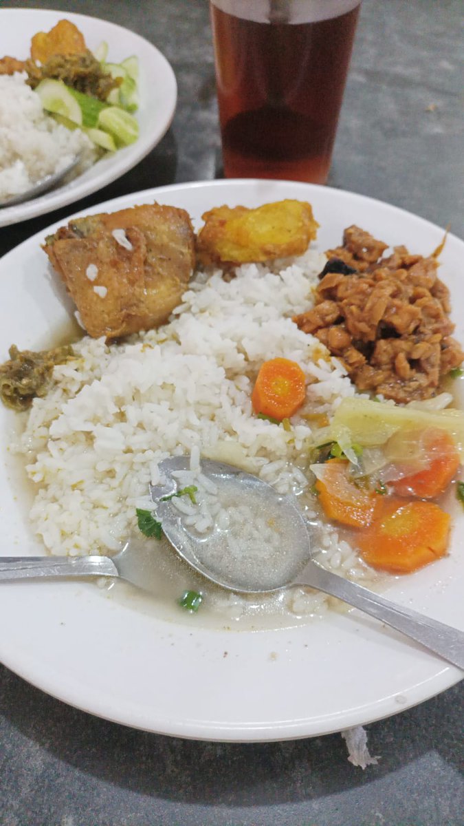 Trip report kawan yg kapan hari naik Low Cost Carrier versi roda 6 😎
Pahala Kencana HT 749
Bogor (warung jambu) - Lamongan
IDR 230K by Traveloka
Start Bogor (warung jambu) 14:00
Pulogebang 17:00
RM Aroma Cirebon 20:00
Finish Lamongan 07:00

<a href="/BisKota_/">orang pun datang dan akan kembali</a> <a href="/CaloTerminl/">calo_terminal</a> <a href="/NanoNano1626/">Mentari Senja</a>