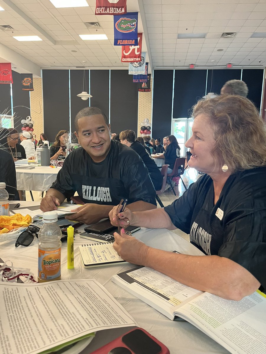 MrBadyna's tweet photo. @LHSKillough @LewisvilleHS @LHSHarmon @LewisvilleISD Working hard at LHSK to support our emergent bilingual students even more. #TodayAtLHSK #OneLISD #Seidlitz https://t.co/KwUFRCq01Y