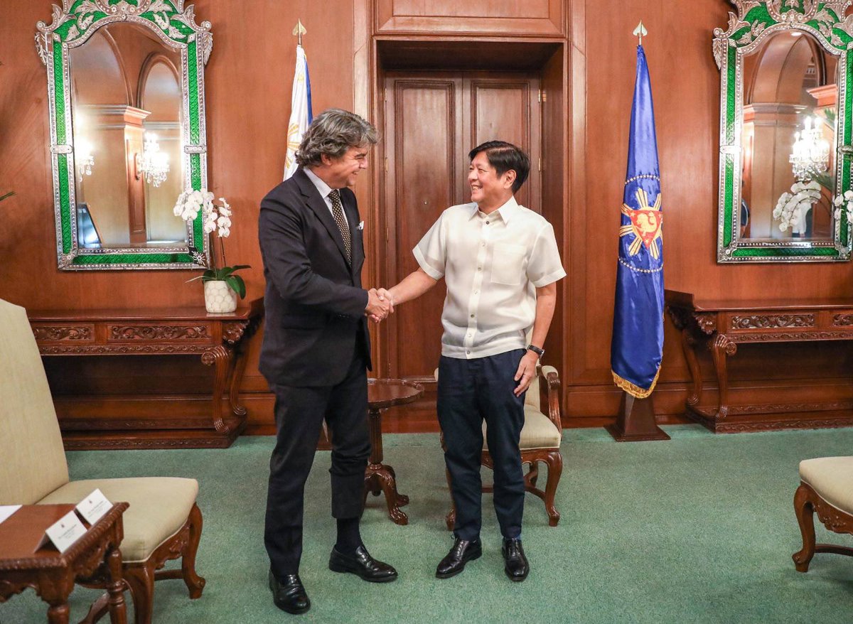 bongbongmarcos's tweet photo. I thank H.E. Jorge Moragas for his exemplary work as the Spanish ambassador to the Philippines. His contribution to the continuing relationship between Spain and the Philippines will always be regarded.

Our grateful nation wishes him all the best in his new endeavors! https://t.co/QiCVV8YhZQ