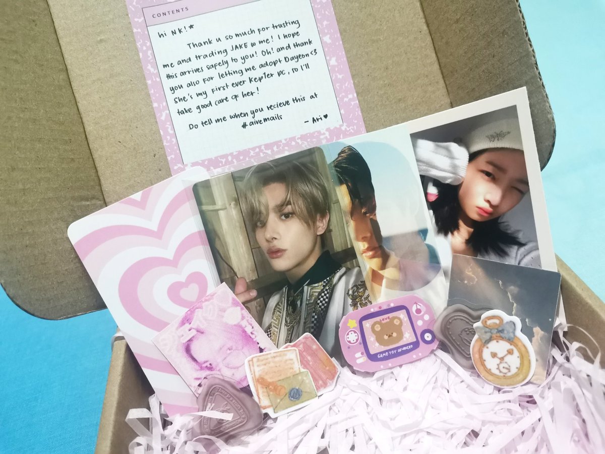 nakkokart's tweet photo. #aivemails
hello @aivemails! just opened my parcel! tysm for trading with me! jake got home safely! ty for being very understanding and for helping me out! tysm for the very very cute freebies as well! till next time! ~ https://t.co/Yhz22sqaZh