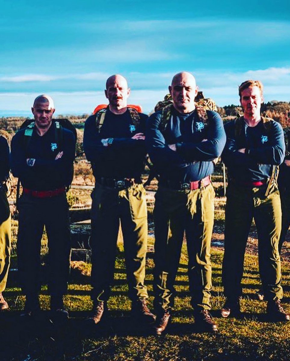 Foxy2Para's tweet image. Changing of the Gate Keeper. 

OC P has left his 3rd tour of P Coy, SI in 02, CSM in 08 and OC in 20. During that time he has been part of or issued 1759 Maroon Berets 👏🏼👏🏼👏🏼 

We wish @StevenRayner871 all the very best in his new role @4PARAREG