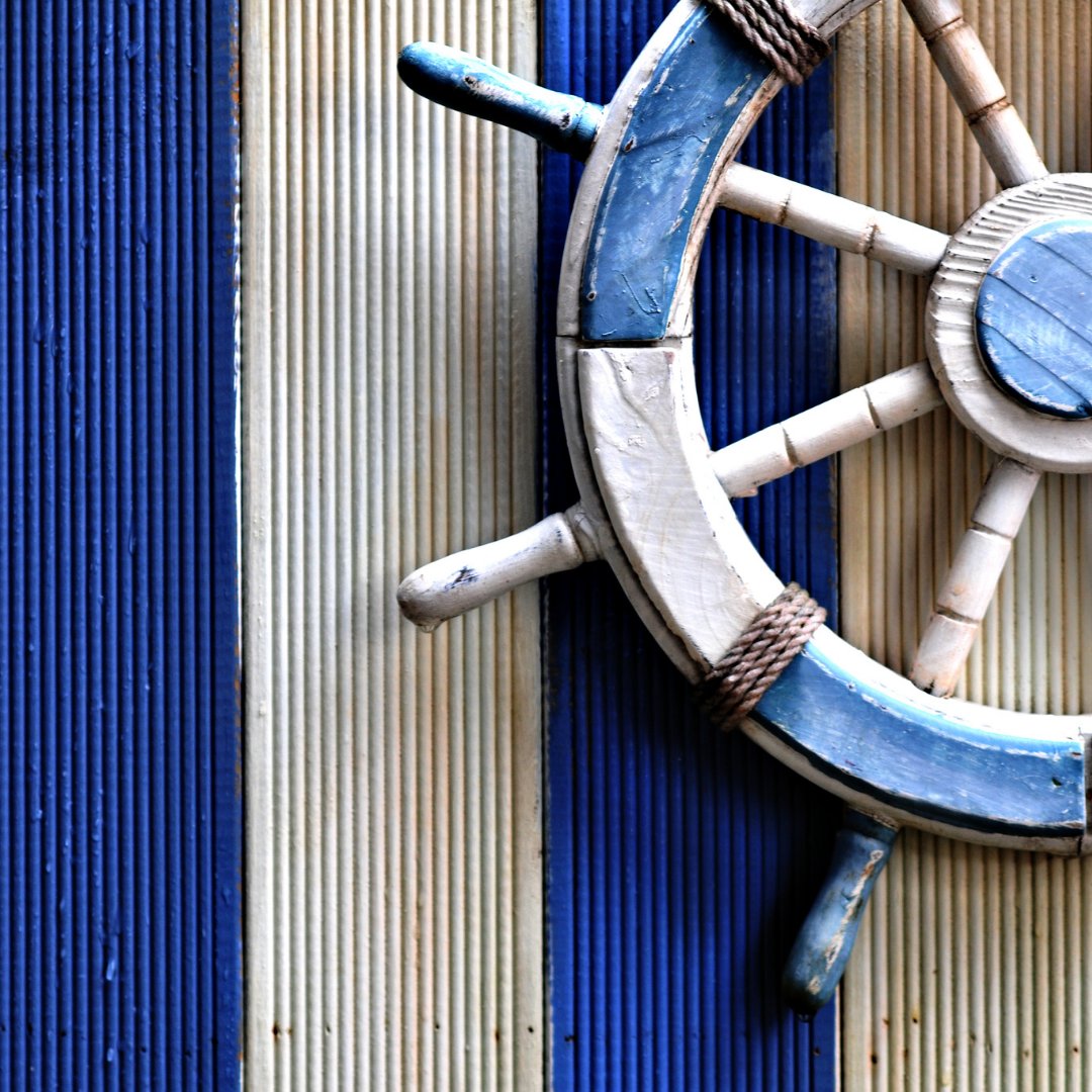 🌊¡El mar, el mar!
Dentro de mí lo siento.
Ya sólo de pensar
en él, tan mío,
tiene un sabor de sal mi pensamiento.

- José Gorostiza