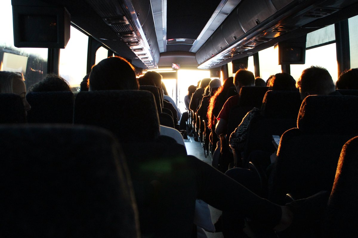 Voici la réponse à la devinette du lundi 8 août ⬇️

137 bus... Ce qui représente environ 12 300 Laners à travers toutes les lignes Lane 🚌
C'est impressionnant n'est-ce pas !

N'hésitez pas à parler de Lane autour de vous, que vous soyez passager ou conducteur ! 🤩