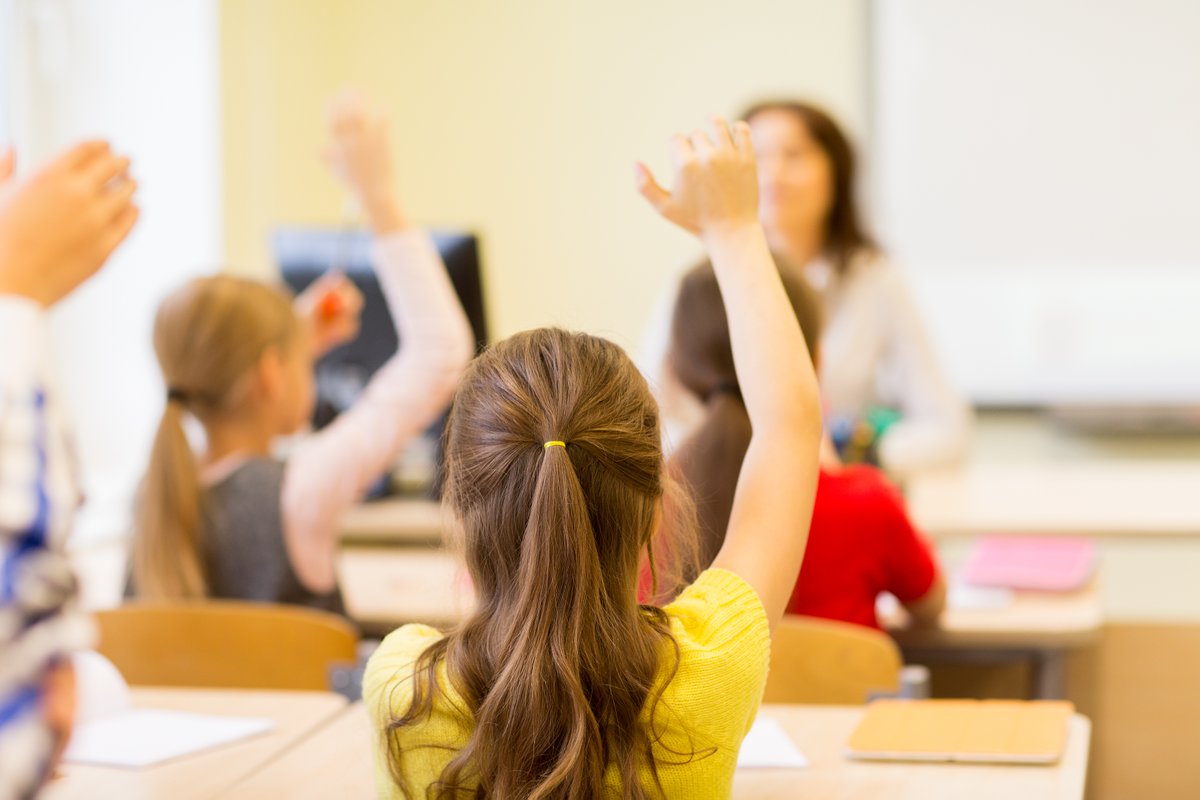 Børn med type 1-diabetes skal have hjælp til blodsukkerreguleringen i skoletiden. Fælles tilgang på alle skoler, så ingen børn er alene med deres sygdom. SDC-samarbejde med @DiabetesDK @dlforg @bupldk #skolestart @StenoAarhus @StenoSjaelland sdcc.dk/presse-og-nyhe…