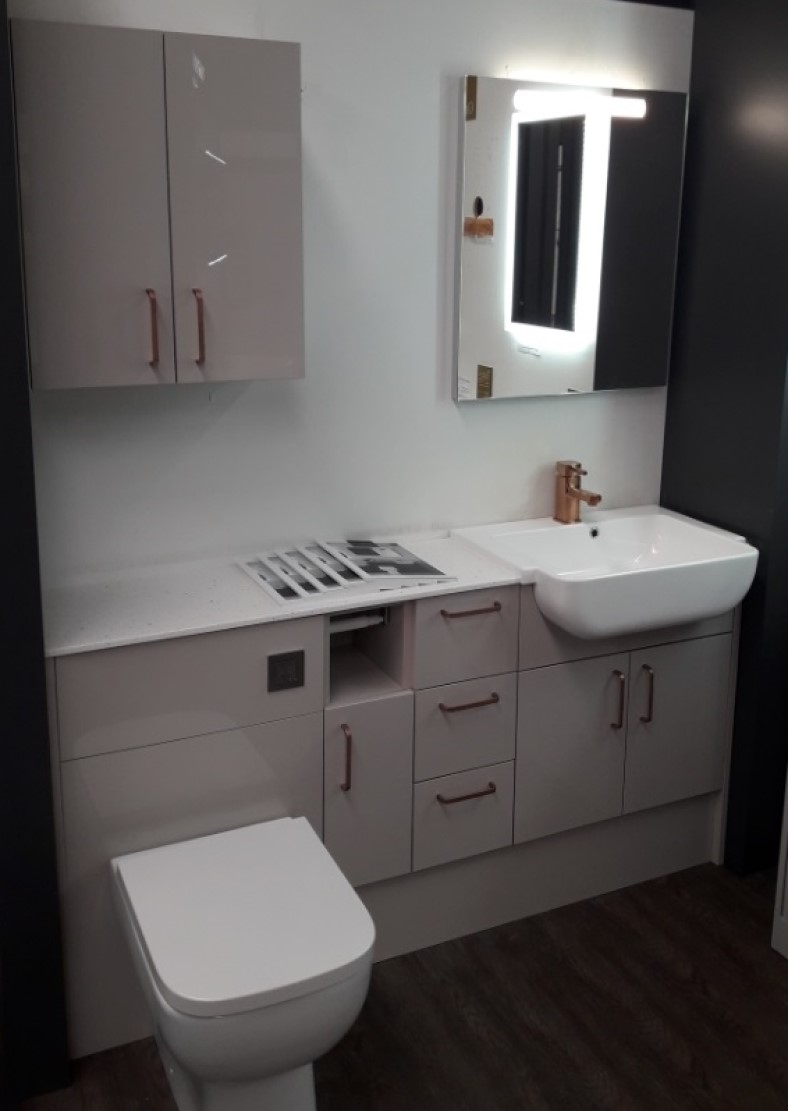 Express Bathrooms in Hereford have a glossy new display on show! This Cashmere Gloss door with Copper Fleck worktop and Arco Square basin would make the perfect bathroom for any property.