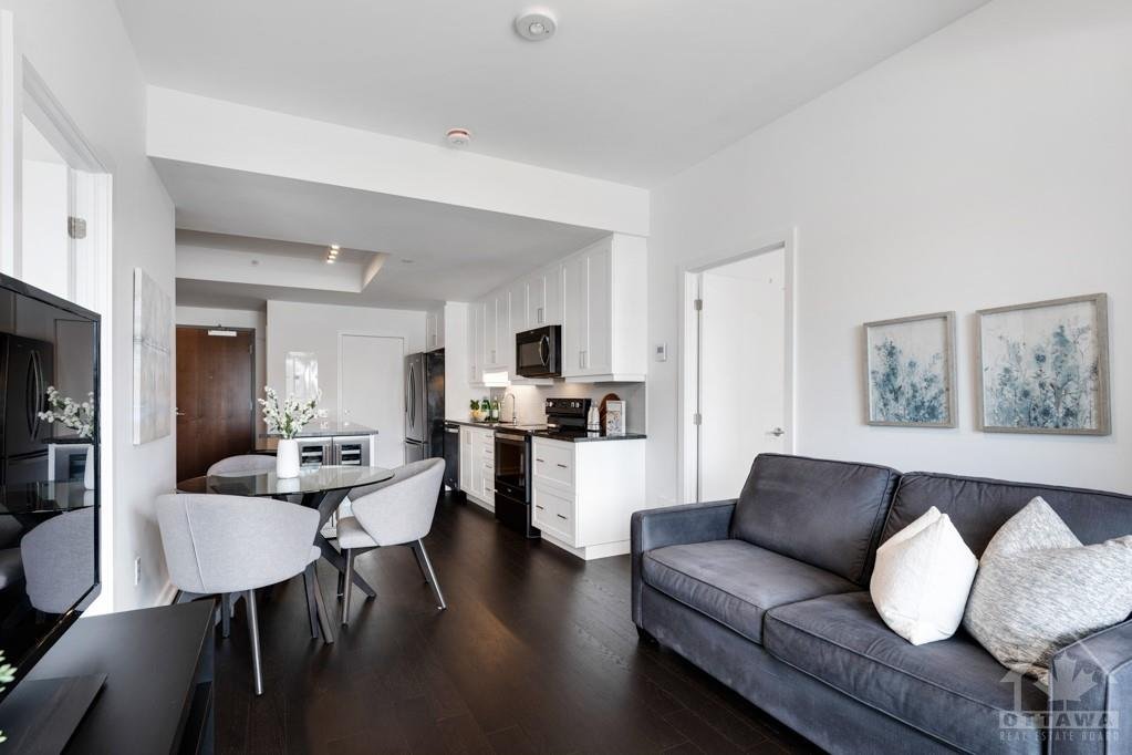 NancyBensonOtt's tweet image. LIVE ON THE WATER! 
320 Miwate Pvt #402 Ottawa
2 BED 1 BATH $2,600/mth FOR RENT
View the Ottawa River &amp;amp; Gatineau Hills
613-747-4747
nancybenson.com/properties/320…
#openconcept #waterview #inunitlaundry
#freemonthsrent #waterfrontview