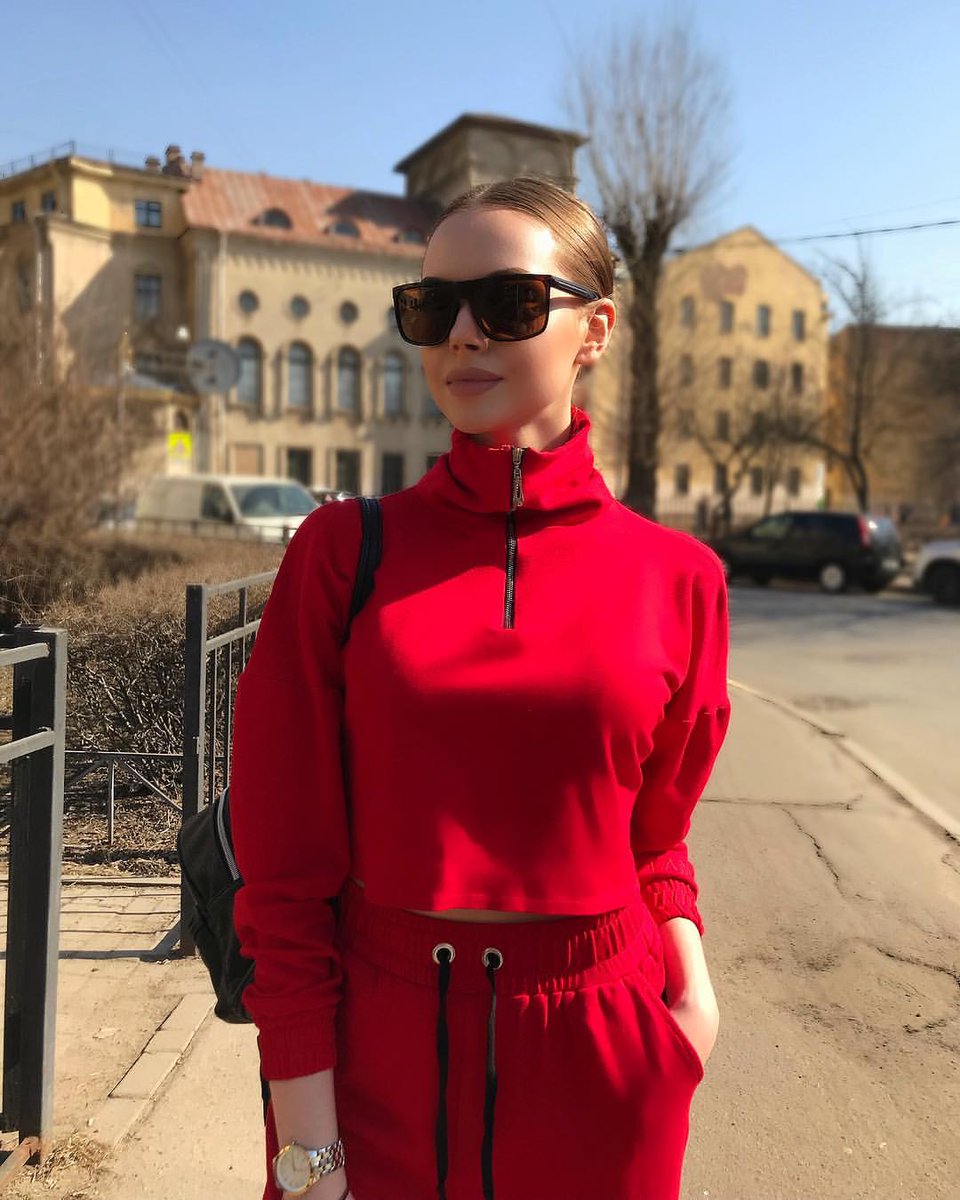 ChadSingleton16's tweet image. Who knocked on the door of whose heart