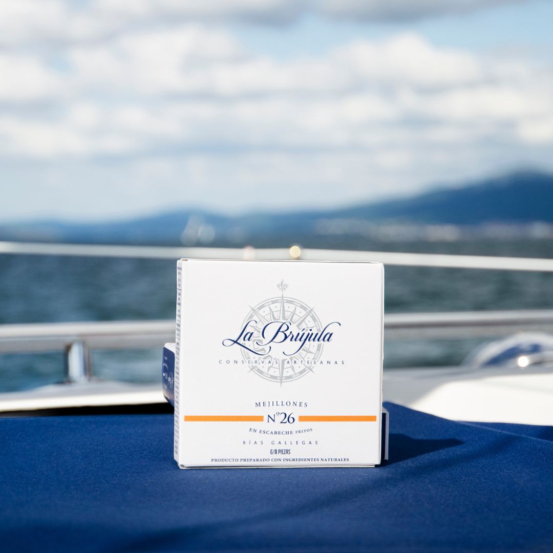 Aún estamos en verano y queremos mostraros esta maravilla de vista de las rías desde un catamarán💙 ¿Cuántos de nosotros quisiéramos estar aún en el mar?