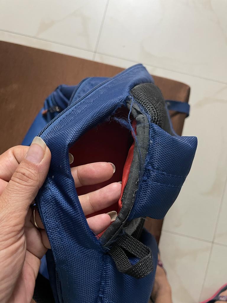 vijaydwarka's tweet photo. Dear @AMtouristerIN 
This is the condition of your school bag after 1 month of use. Whom to blame? Education system? My kid? Your poor quality product? Or my wife who bought this bag thinking it's a quality product? https://t.co/fGFS5lgGJP