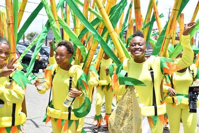 theJMEA_'s tweet photo. Did you see this amazing float yesterday?
@thejmea_ strongly believes that Jamaica can "Build Back Stronger through Exports"
Let's continue to spread #BrandJamaica globally
#BuyJamaican #BuildJamaica
#Jamaica60 #FloatParade #Emanicipation
#JMEAatWork #SupportingJamaica https://t.co/6LNP9yMUHJ