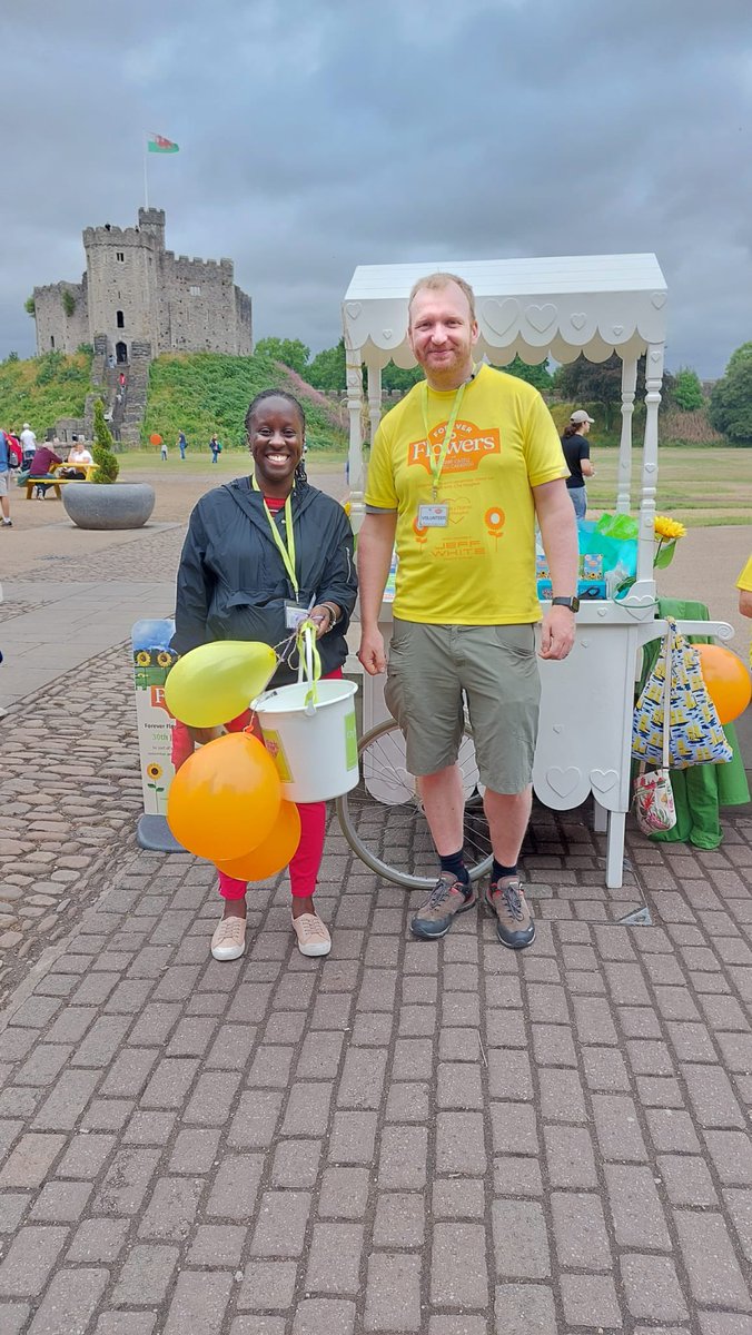CityHospice's tweet photo. A big thank you to Judith, Tom, Bryony &amp; Sue from @AdmiralUK, Cardiff for coming along and supporting our Forever Flowers today!🌻 

A shame the weather wasn’t on our side but hope you enjoyed your day💚 https://t.co/kpjS16QtWg
