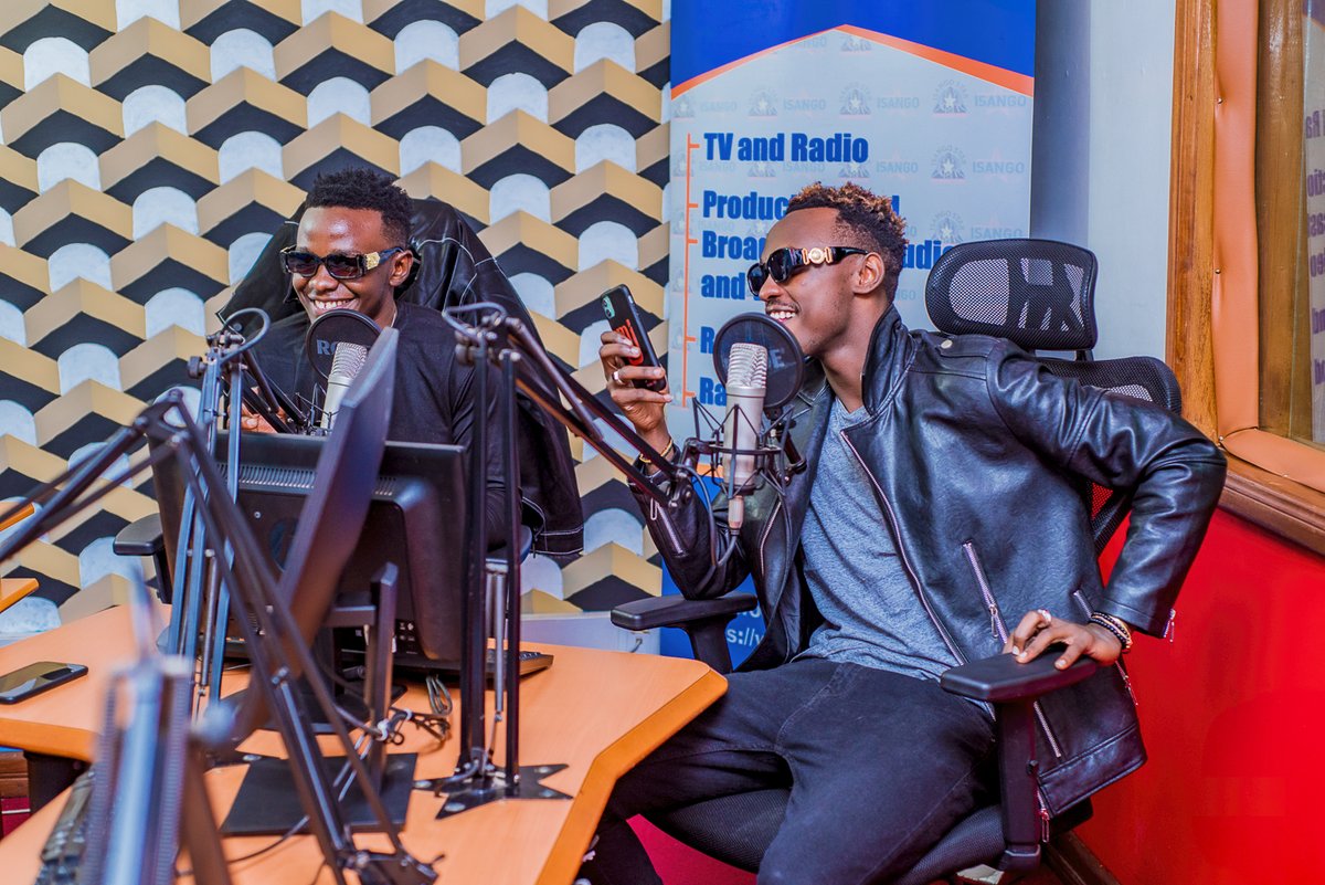 isangostar's tweet photo. @juda_muzik  "Ibi bintu twabitangiye turi babiri gusa uyu munsi tumaze kuba umuryango mugari, ubu abantu basigaye batwishyuza indirimbo iyo tudaheruka gukora" abasore bagize iri tsinda @JudaJunio  @darestjuda  

#isangonamuzika @Kalex_rw  na @anipha_kay https://t.co/LnlOM2Dng8