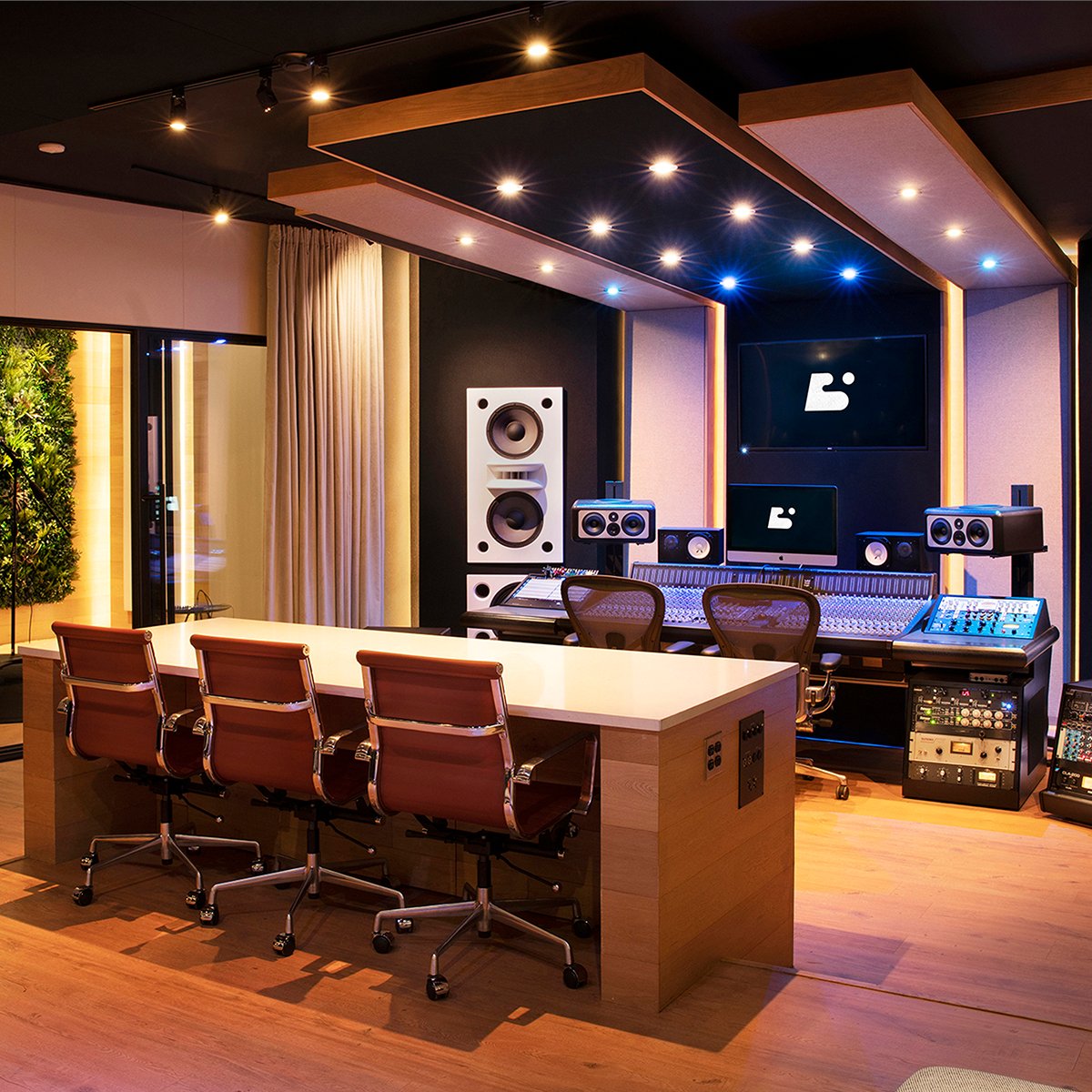 solidstatelogic's tweet photo. Bravo Ocean Upgrades its Multi-Room Hybrid Facility with Solid State Logic ORIGIN 32-Channel Analogue Console
https://t.co/gNpt8CQqwG
#SSL #SolidStateLogic #SSLOrigin #ThisIsOurORIGIN #BravoOcean #BravoOceanStudios #SL4000 #4000E #SSL4K #Analogue #AdvancedWorkflow https://t.co/V1BmJje3TK