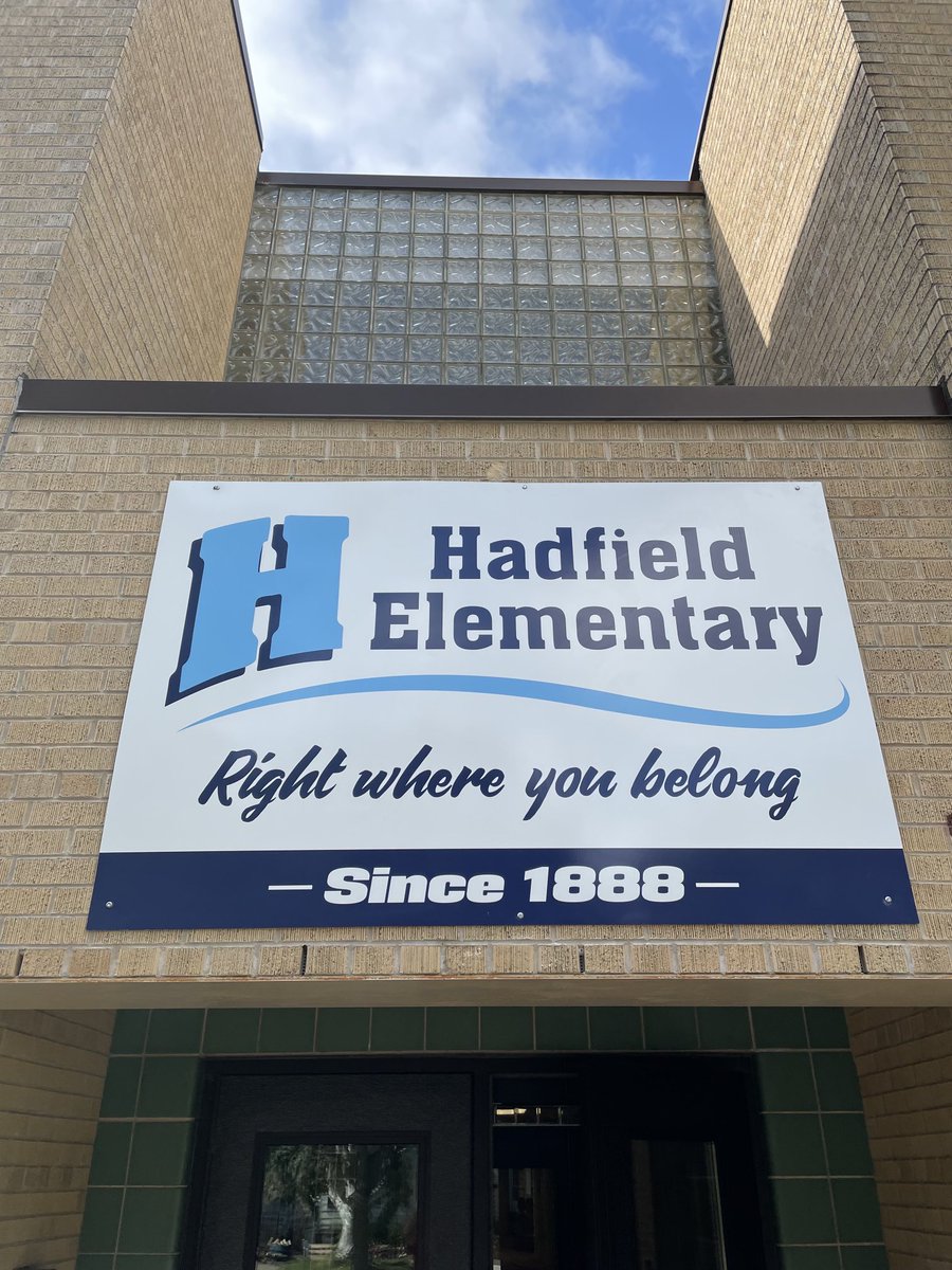Mike_Ell96's tweet photo. @bhart610 @HadfieldHuskies this is very welcoming! #trustthemagic https://t.co/CFZX2nQ3zX