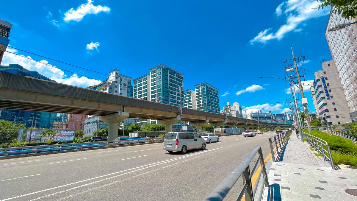 transaprency85's tweet photo. 韓国の夏の色 https://t.co/2C2tRb3Oez
