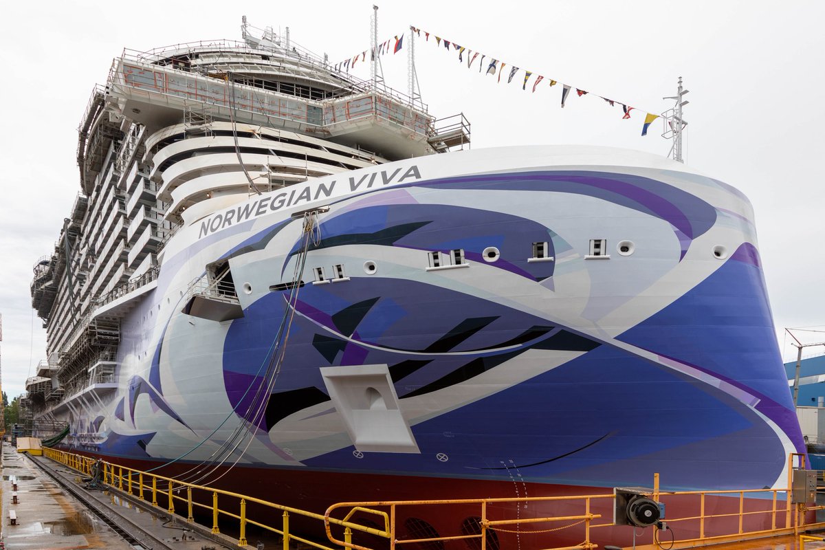 CruiseGuy's tweet image. 2nd of 6 #PrimaClass ships celebrated its float-out at Venice #cruise shipyard today. @CruiseNorwegian upcoming #NorwegianViva met the water for 1st time, days after #NorwegianPrima was delivered.