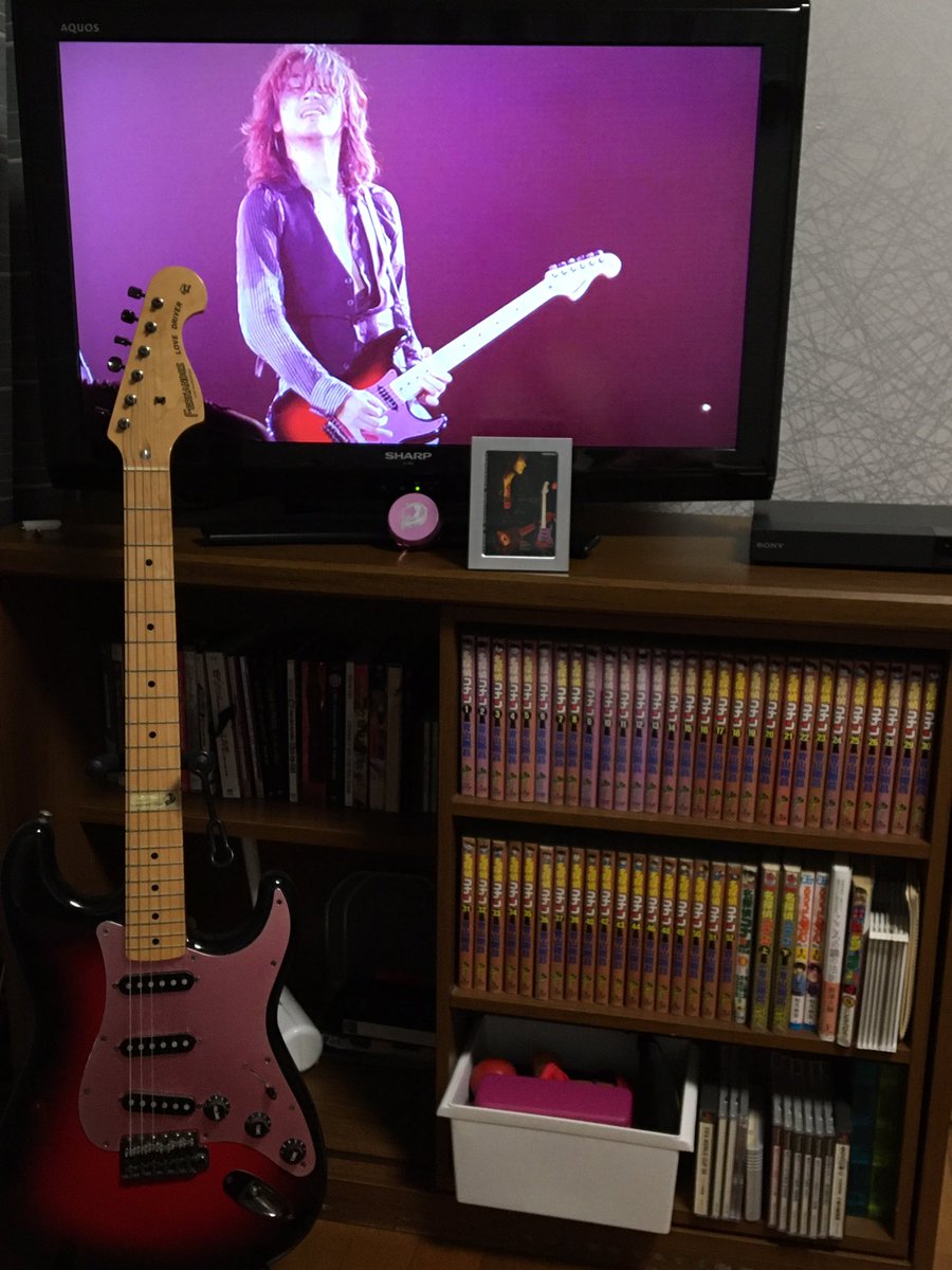 GRANDCROSSTOUR's tweet photo. #FerderCustomShop #ken #FERNANDES #ストラトキャスター #GalaxyRed #マスタービルダー もう買えませんが、Galaxy Redのマスタービルダー格好良いですねぇ🌟見た目はLD-115kkとほぼ一緒ですが。せめて、LD-115kkをkenちゃん仕様にカスタムできれば良かったんですが。コロナ禍で海外の工場が・・・・ https://t.co/7AN2THqDfs