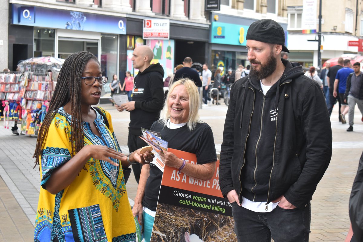 ajpReact's tweet photo. Some more amazing pictures from our event in Leeds last Sunday. It was so much fun and also an interactive outreach event that included us giving out free dairy-free cheeses and milk kindly donated to us by @ButeIslandFoods & @ViolifeFoods
๐https://t.co/oZZawiVB82
#GoatsToOats https://t.co/m0qudFHFjz