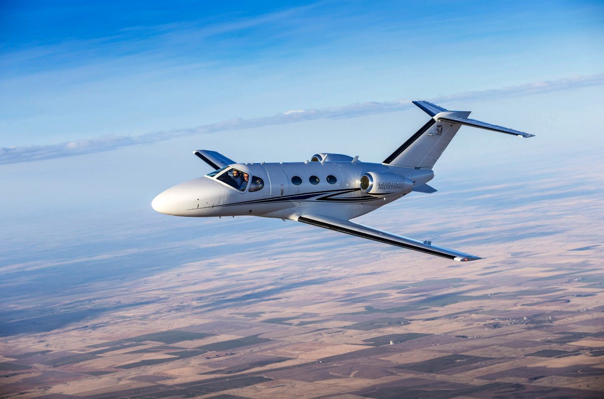 FlyPrivate's tweet photo. Very Light Jets (#VLJs) are small light #aircraft that typically hold 4 or 5 passengers comfortably. The #verylightjets are a fairly new category of aircraft, and thus are equipped with the very latest in jet engine technology...https://t.co/inHYxwfNeq #flyprivate #jetcharter https://t.co/Dw2YvxHNJM