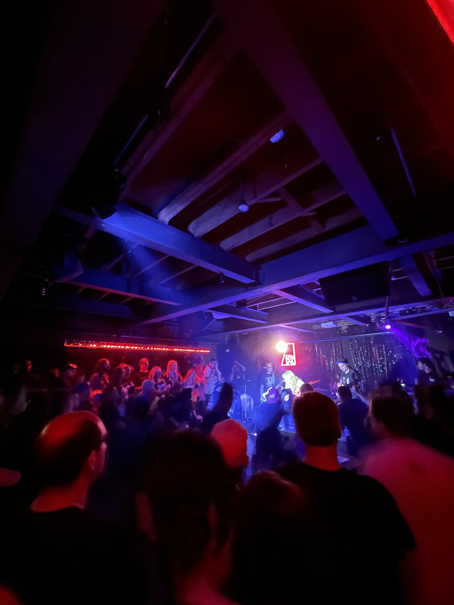 JenGuyre's tweet photo. None of my footage does it justice, but @sound_and_fury weekend here in LA was straight up magic ✨ One of the best scenes on the planet! https://t.co/7RcBUguMP7