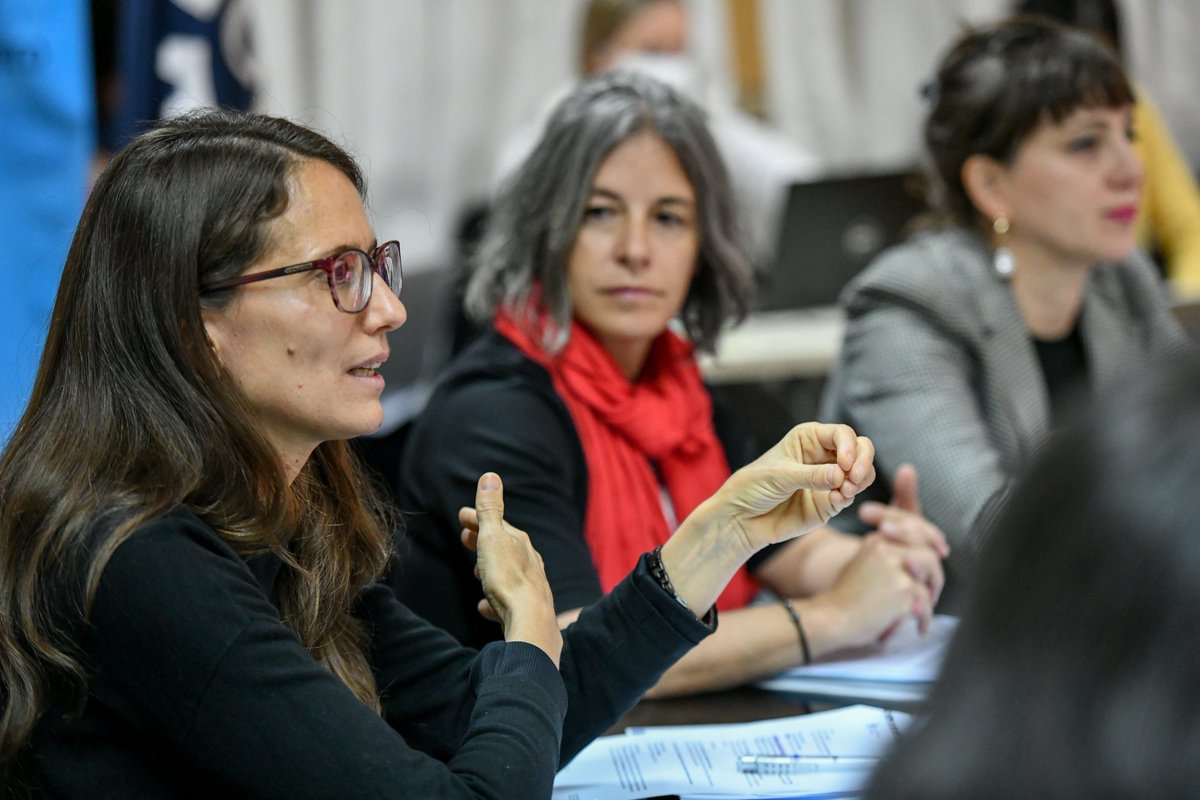 holasolprieto's tweet photo. A dos años del primer encuentro de la #MesaFederal de Políticas Económicas con Perspectiva de Género, más de 50 funcionarias provinciales y nacionales nos reunimos para definir políticas que sigan cerrando brechas de desigualdad para ser #ProtagonistasDelCrecimiento 📊💜 https://t.co/c4nPhJegBk