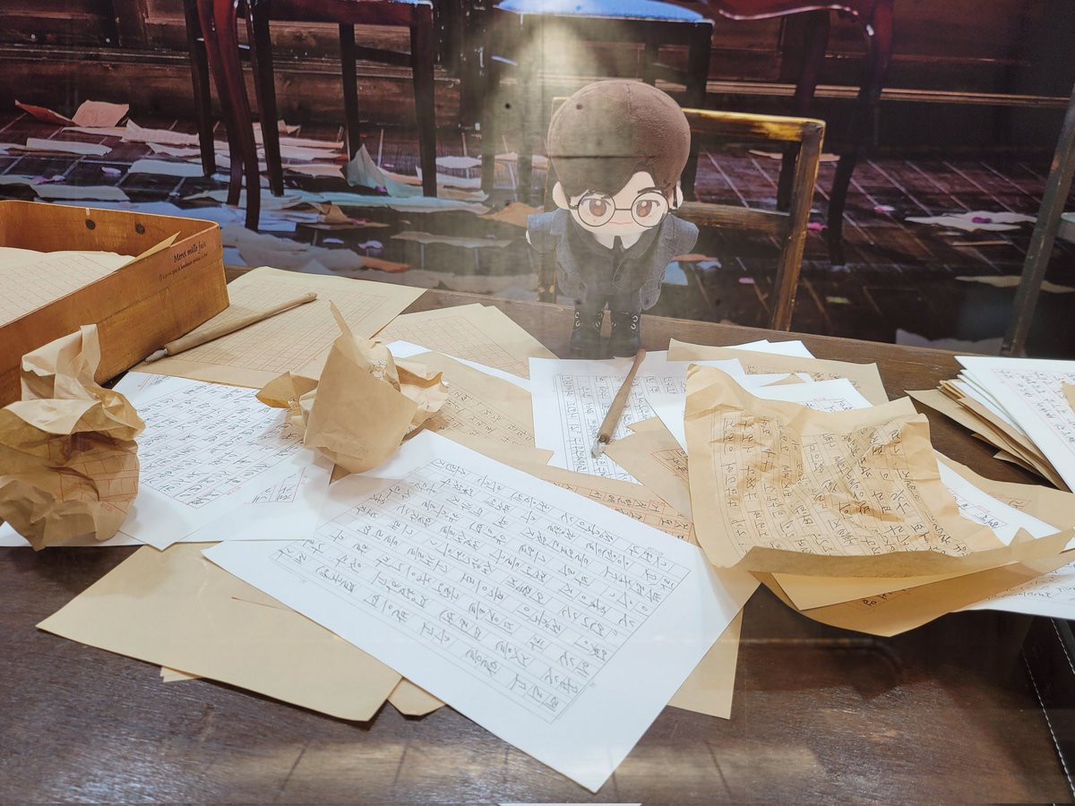 밤이나 낮이나 한없이 어두운데
이 남은 길 하나만 밝게 남아 빛나고 있어..!