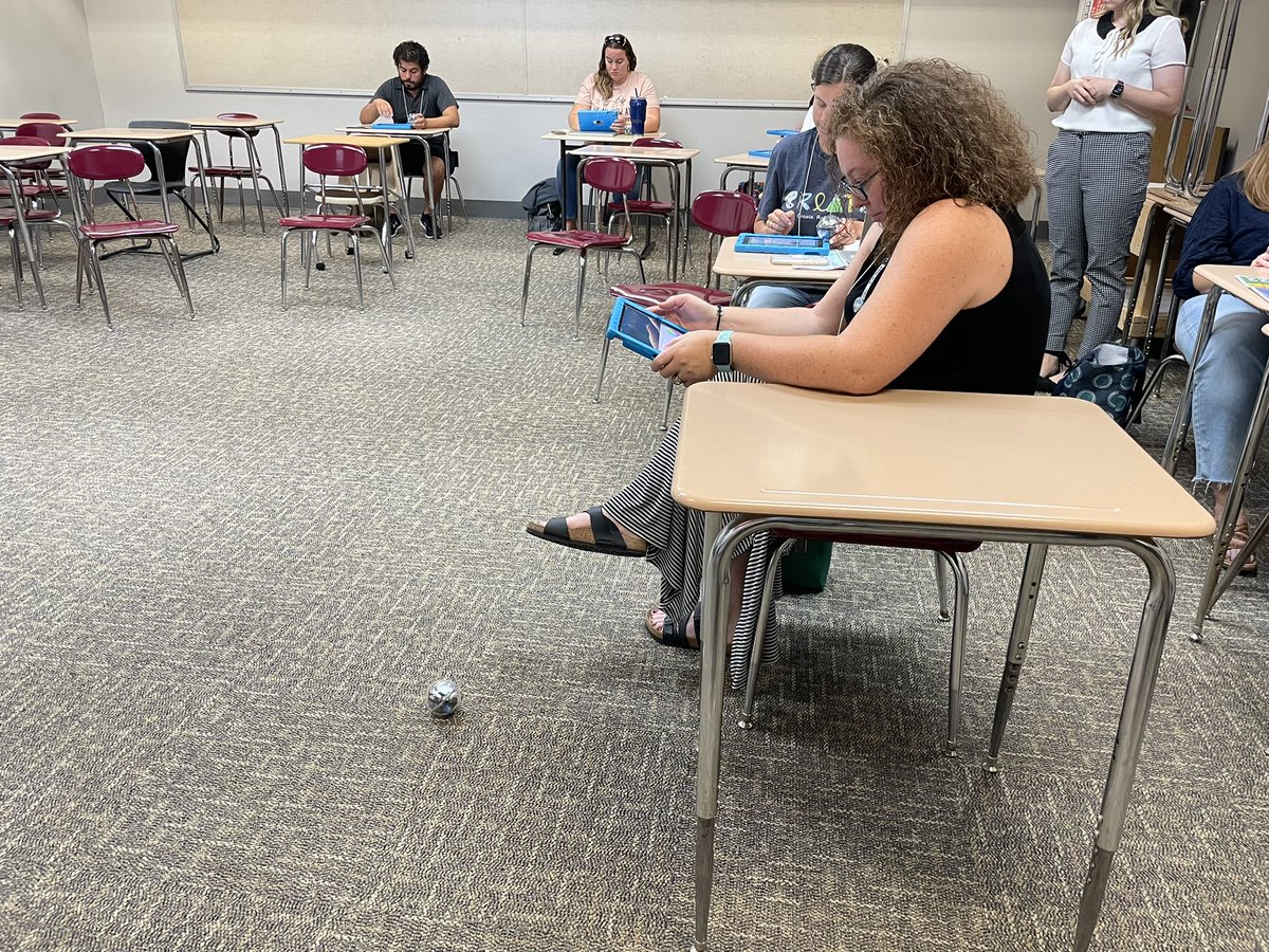 Lisa Russell tweet media