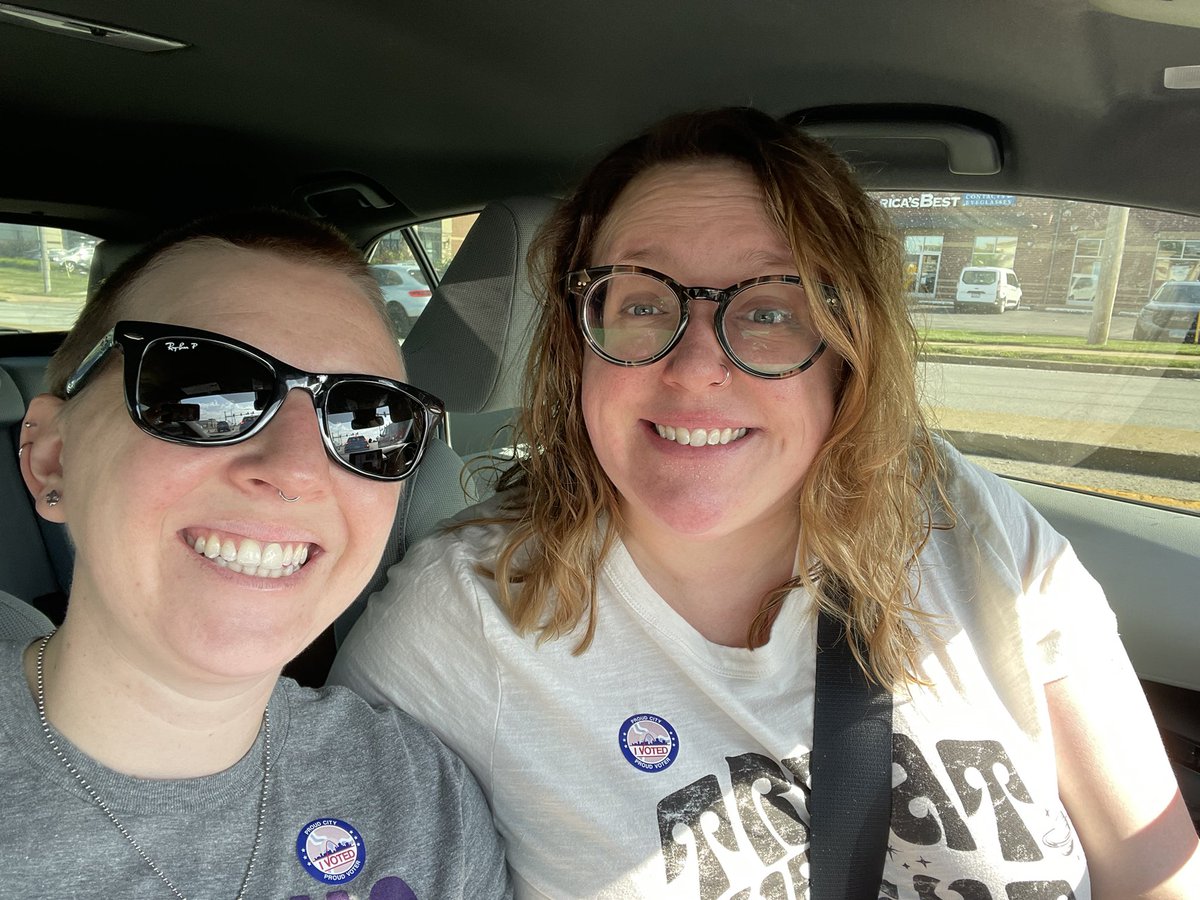 Who has two thumbs, a cute spouse and just voted? This gal! <a href="/SraCrain/">Dr. Caitlin Crain</a>